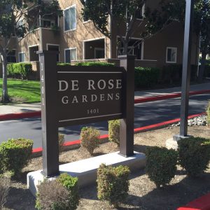 De Rose Gardens Signage